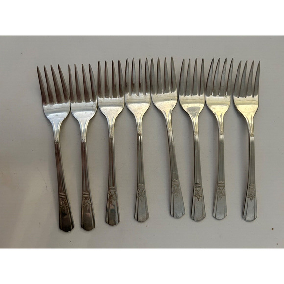 Set of 8 Court International Silverplate Sovereign Pattern Salad Forks Vintage - Picture 1 of 7